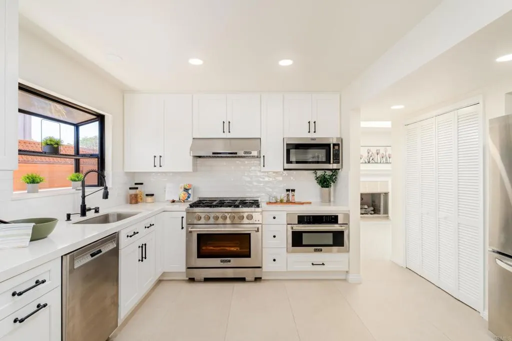 5736 Soledad Mountain Road, La Jolla, CA 92037 - Photo 4 of 36, La Jolla, CA