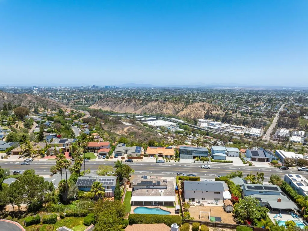 https://cdn.realtyfeed.com/cdn/127/306759780/edb89432432b49fedbecc4f18aa09dc3.webp