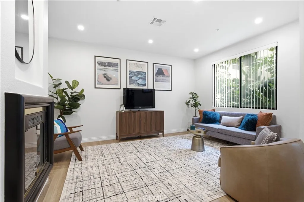 555 Maine Unit 130, Long Beach, CA 90802 - Photo 5 of 33, Long Beach, CA
