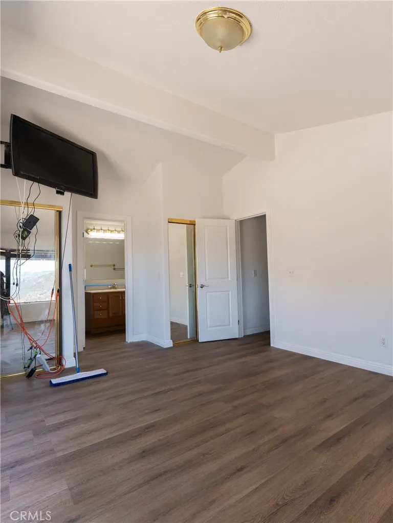 https://cdn.realtyfeed.com/cdn/127/306759801/ebc6ce6e27c586a1d2b213b0d2508aeb.webp