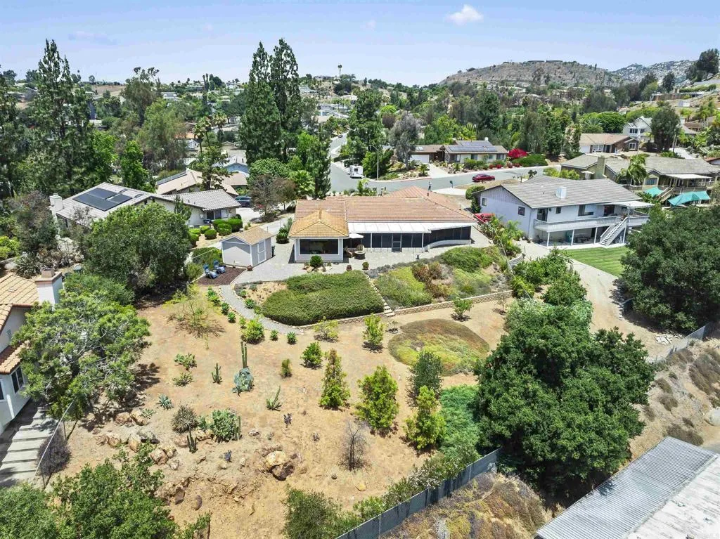 https://cdn.realtyfeed.com/cdn/127/306759817/18c0c572c923ff3dee11dd7048b1f343.webp