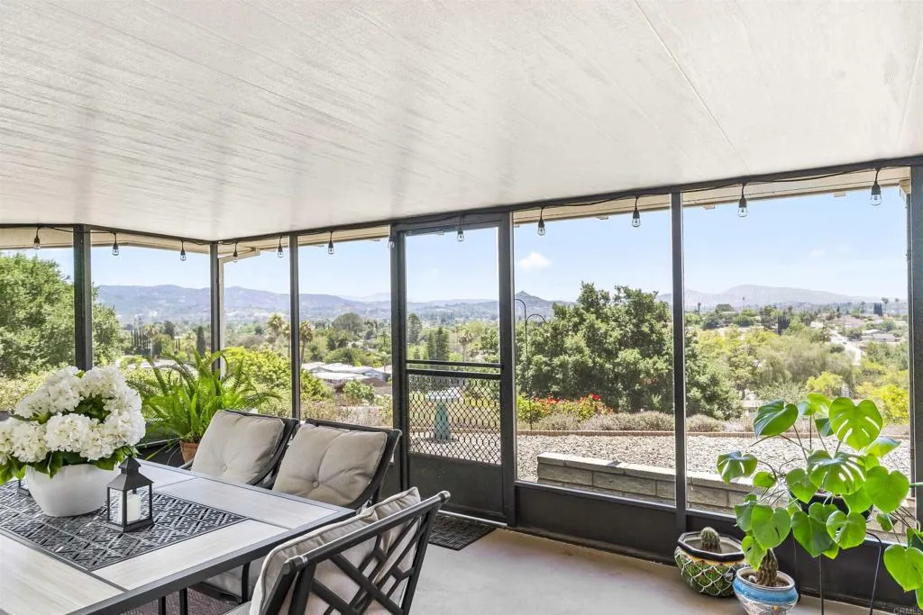 https://cdn.realtyfeed.com/cdn/127/306759817/24abd2b148b5fd40e7241feeb3613bc9.webp
