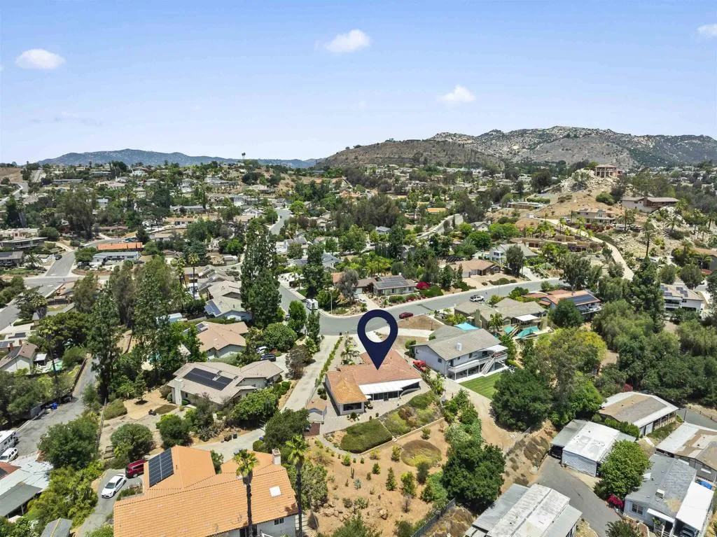 https://cdn.realtyfeed.com/cdn/127/306759817/6c2050aea87428fc3ba4d8b8662ae4db.webp