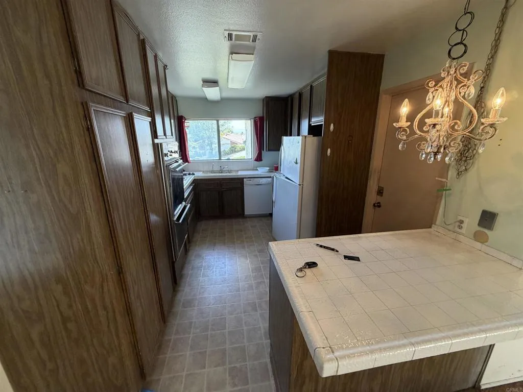 https://cdn.realtyfeed.com/cdn/127/306759834/e292384410e4210aed7017b29f6448b3.webp