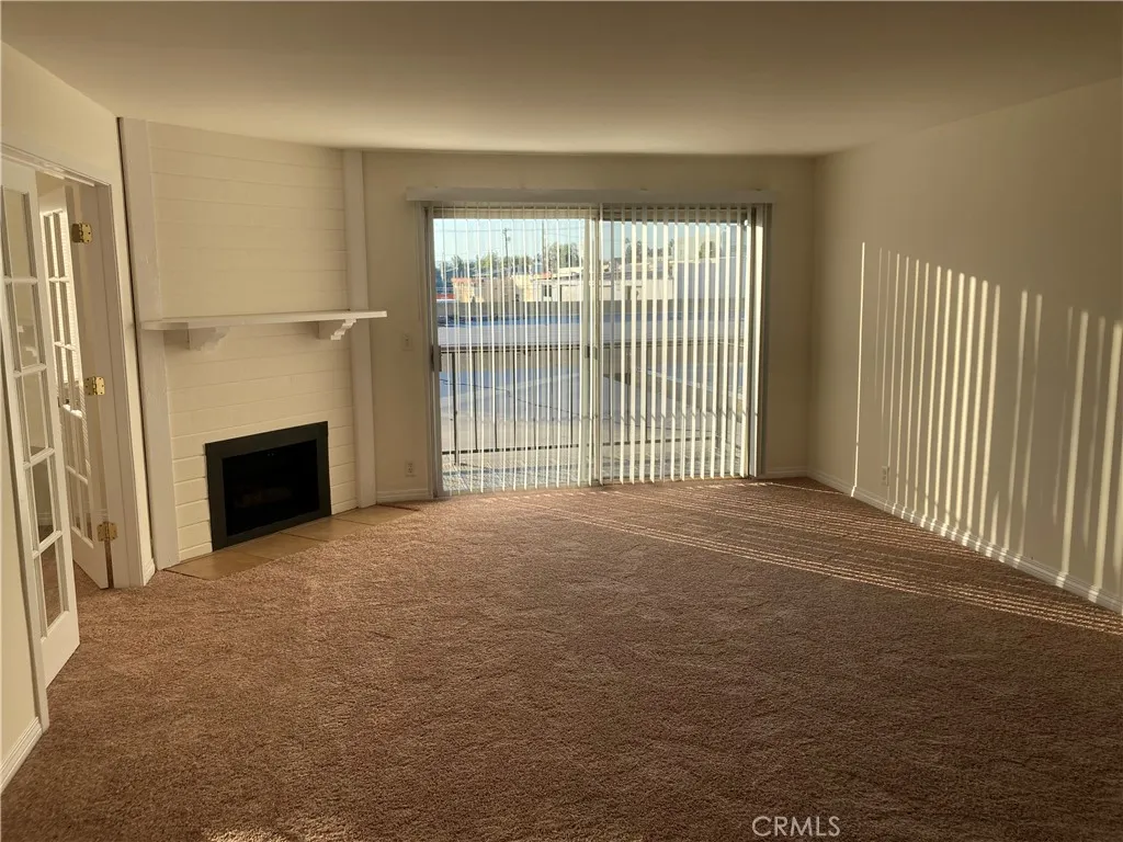 8505 Columbus Avenue Unit 211, North Hills, CA 91343 - Photo 2 of 12, North Hills, CA