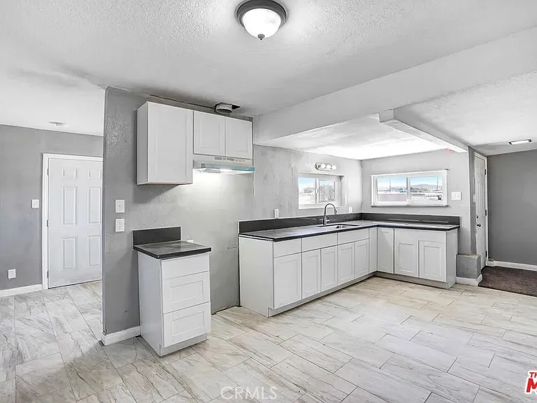 25372 Agate, Barstow, CA 92311 - Photo 3 of 5, Barstow, CA