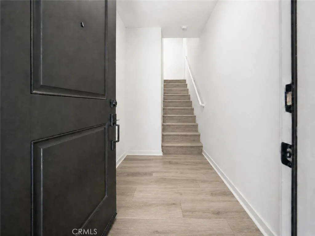 9425 N Sepulveda Boulevard Unit 2, North Hills, CA 91343 - Photo 3 of 11, North Hills, CA