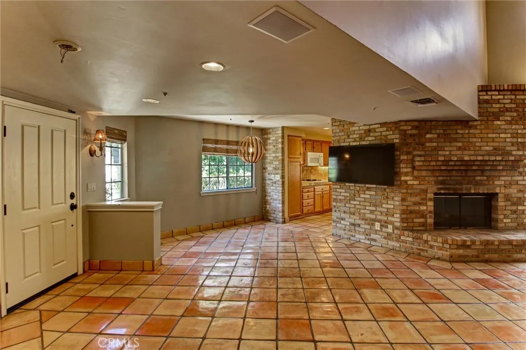 16287 Maricopa Ln, Apple Valley, CA 92307 - Photo 3 of 43, Apple Valley, CA