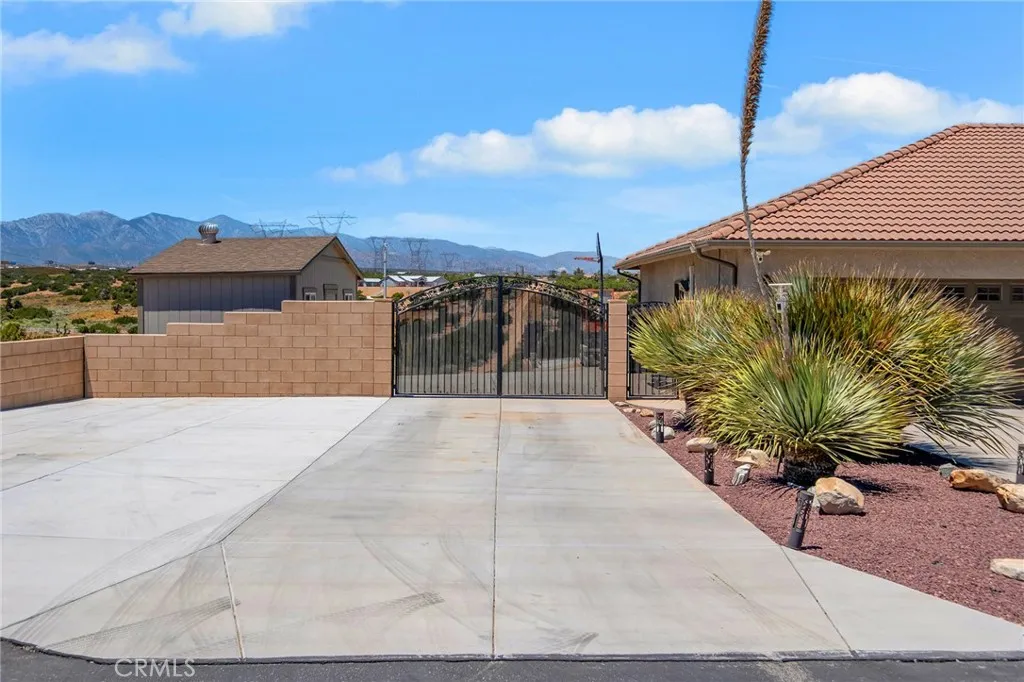 6910 Oak Vista Lane, Oak Hills, CA 92344 - Photo 3 of 46, Oak Hills, CA
