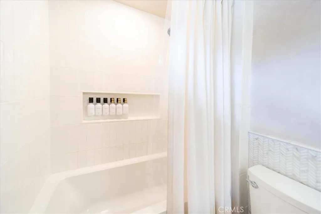 https://cdn.realtyfeed.com/cdn/127/306760054/797285b22b29100b18f8f8600a9fb9f0.webp