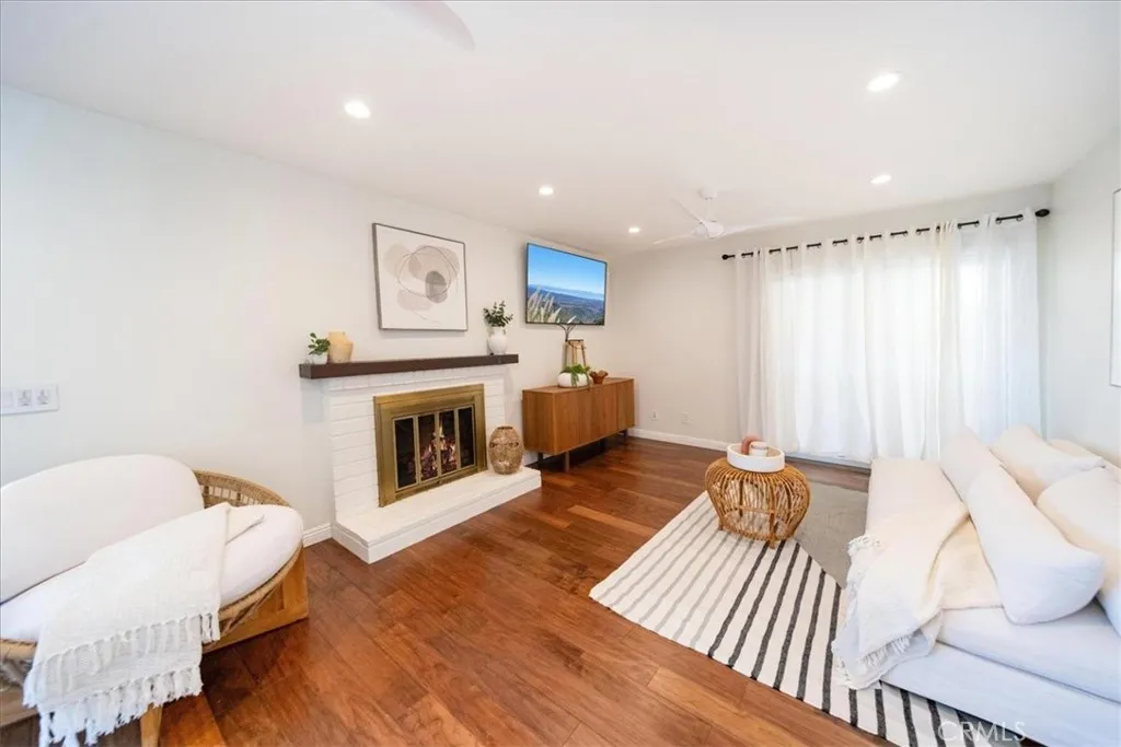 https://cdn.realtyfeed.com/cdn/127/306760054/d529646ff9622736d2e40a529aee15de.webp