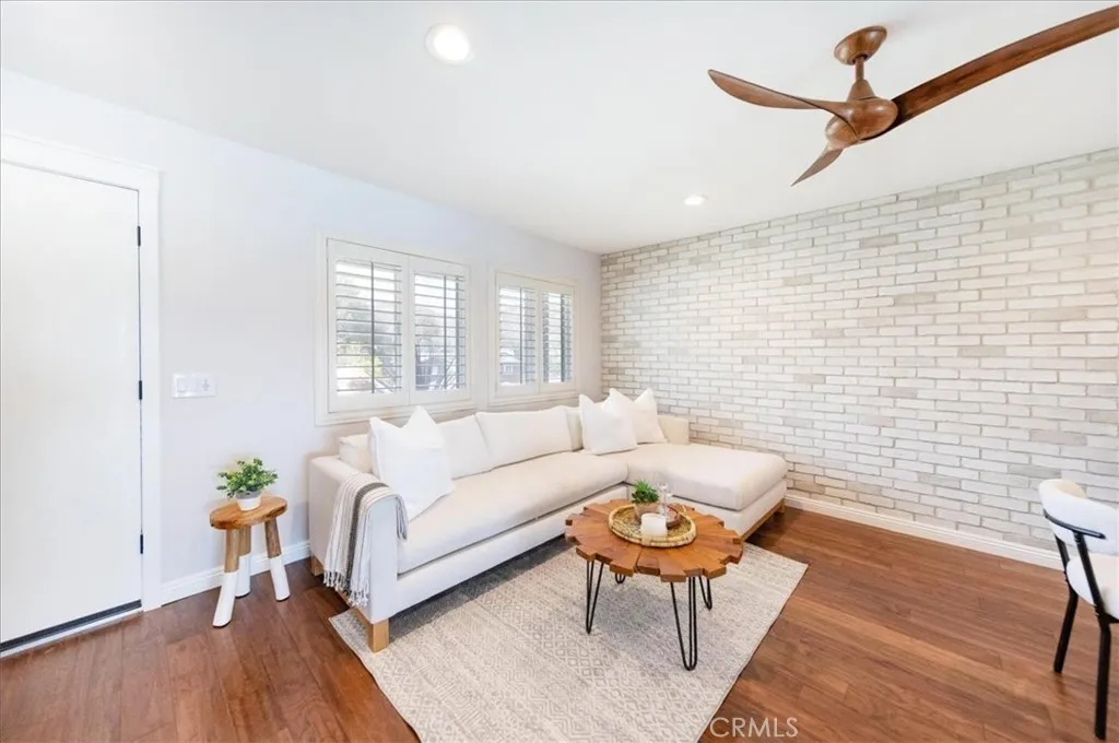 https://cdn.realtyfeed.com/cdn/127/306760054/f9a0cbb17f2d17a9c148660dce5ebb72.webp