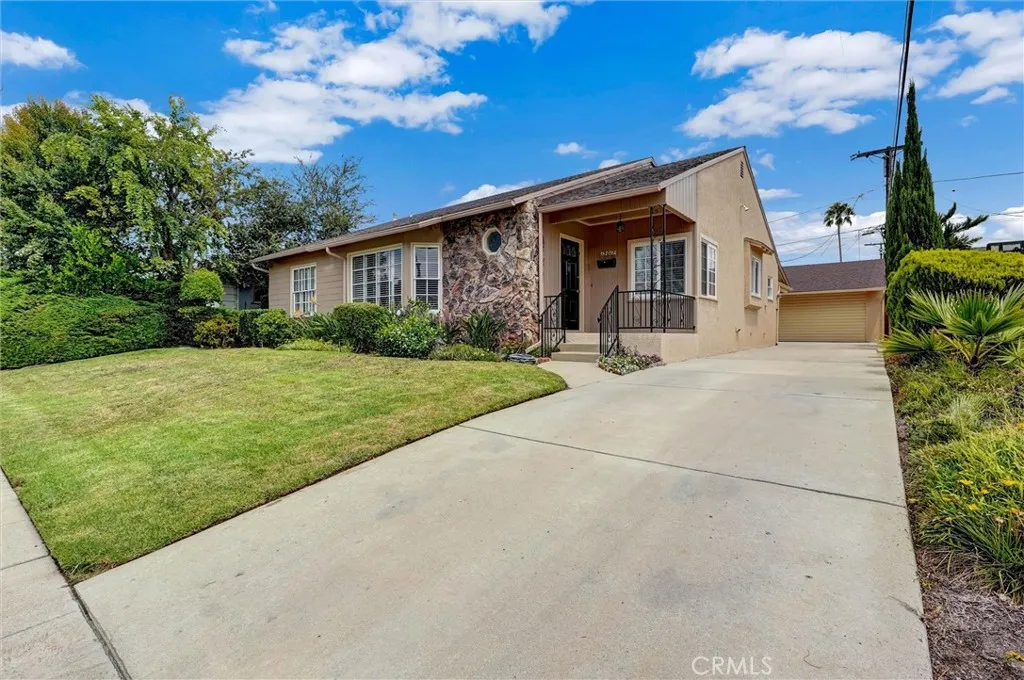 13017 Cumpston Street, Sherman Oaks, CA 91401 - Photo 3 of 39, Sherman Oaks, CA