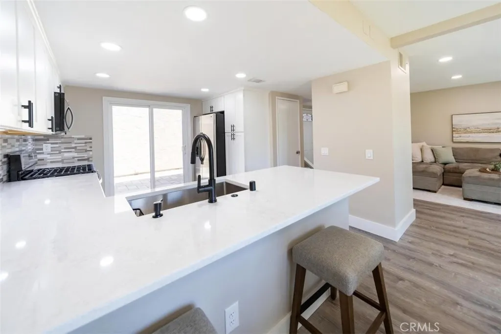 https://cdn.realtyfeed.com/cdn/127/306760112/710af889817c0389e320f3b8cab115bb.webp