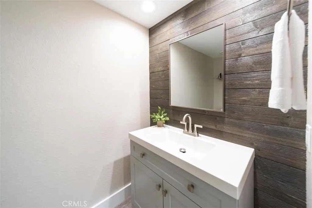 https://cdn.realtyfeed.com/cdn/127/306760112/7cc249e8377743bce9103d3e1d9f0ef6.webp