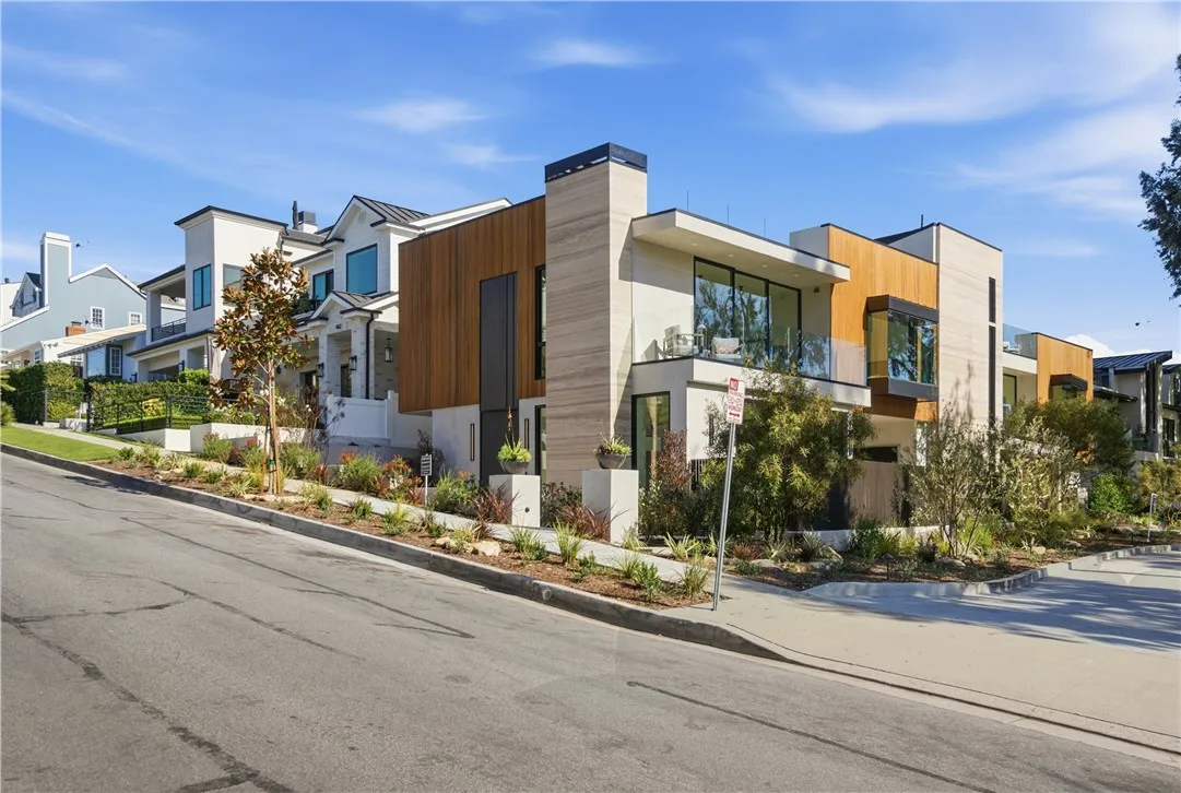 400 Heliotrope, Corona del Mar, CA 92625 - Photo 3 of 29, Corona Del Mar, CA