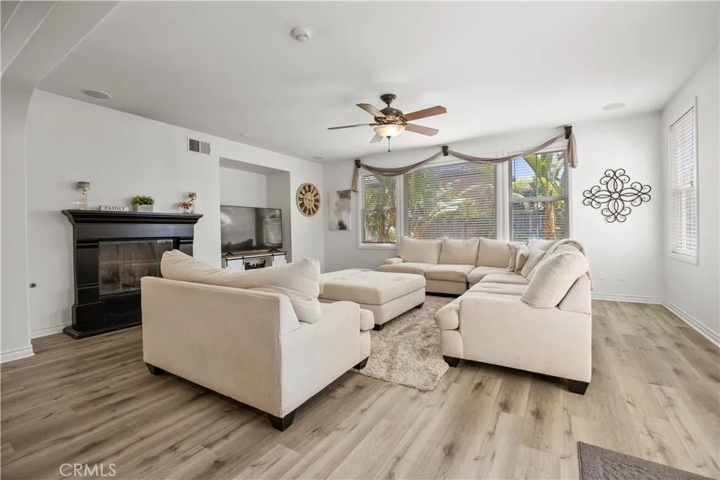 https://cdn.realtyfeed.com/cdn/127/306760142/2224f1fc7e1d8399f0038e173374a418.webp