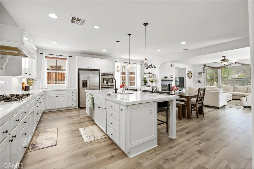https://cdn.realtyfeed.com/cdn/127/306760142/a813265858ead546a297631827c97eed.webp