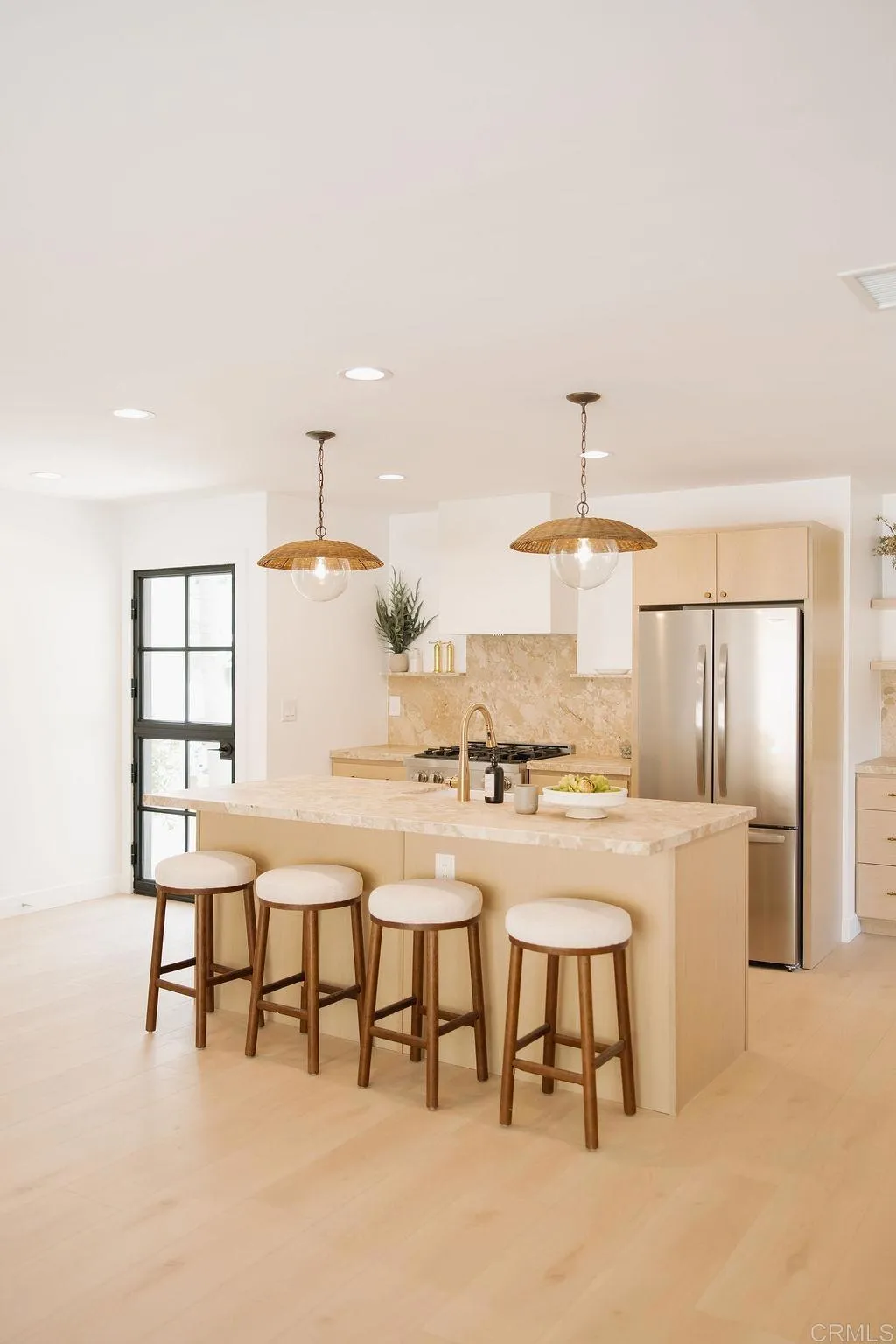 https://cdn.realtyfeed.com/cdn/127/306760147/220abd81dd9afd4d97b57ec7b561012f.webp