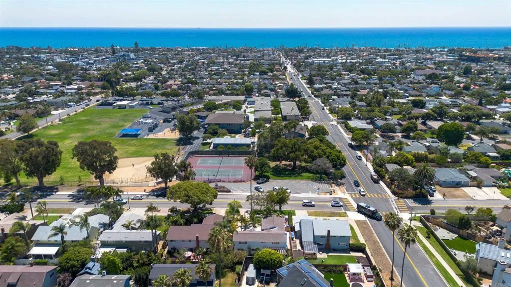 https://cdn.realtyfeed.com/cdn/127/306760147/4c90d4c8d7e77a470fb834371a007a39.webp
