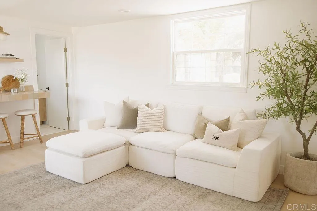 https://cdn.realtyfeed.com/cdn/127/306760147/847e7ee94b5a57c34732791d78d9fda9.webp