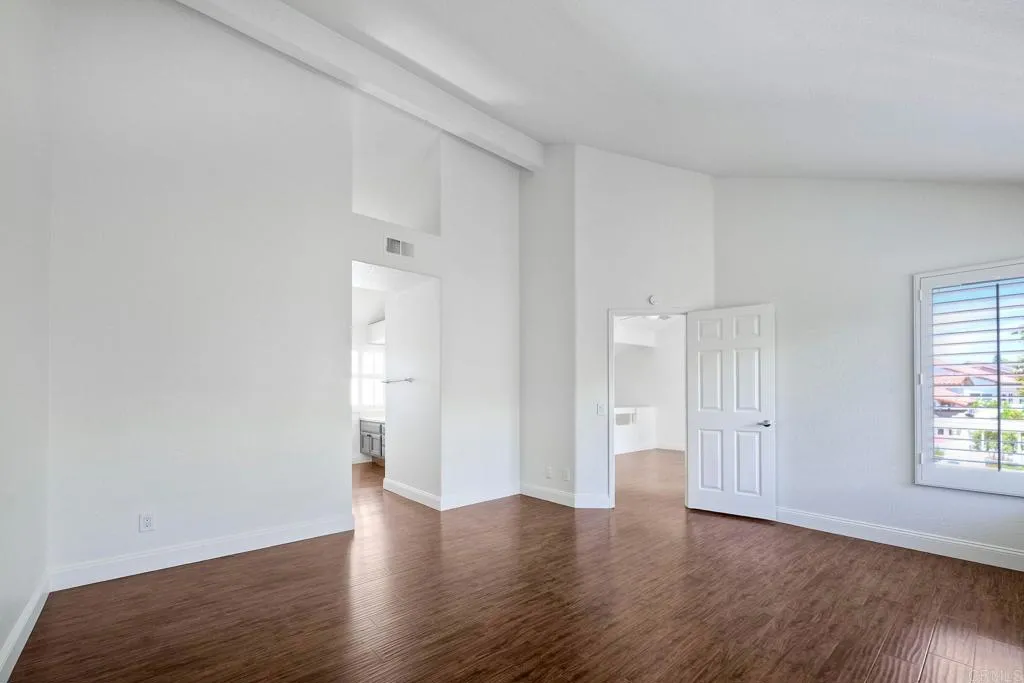 https://cdn.realtyfeed.com/cdn/127/306760150/f179536818e1dcd041fb916d5607287b.webp