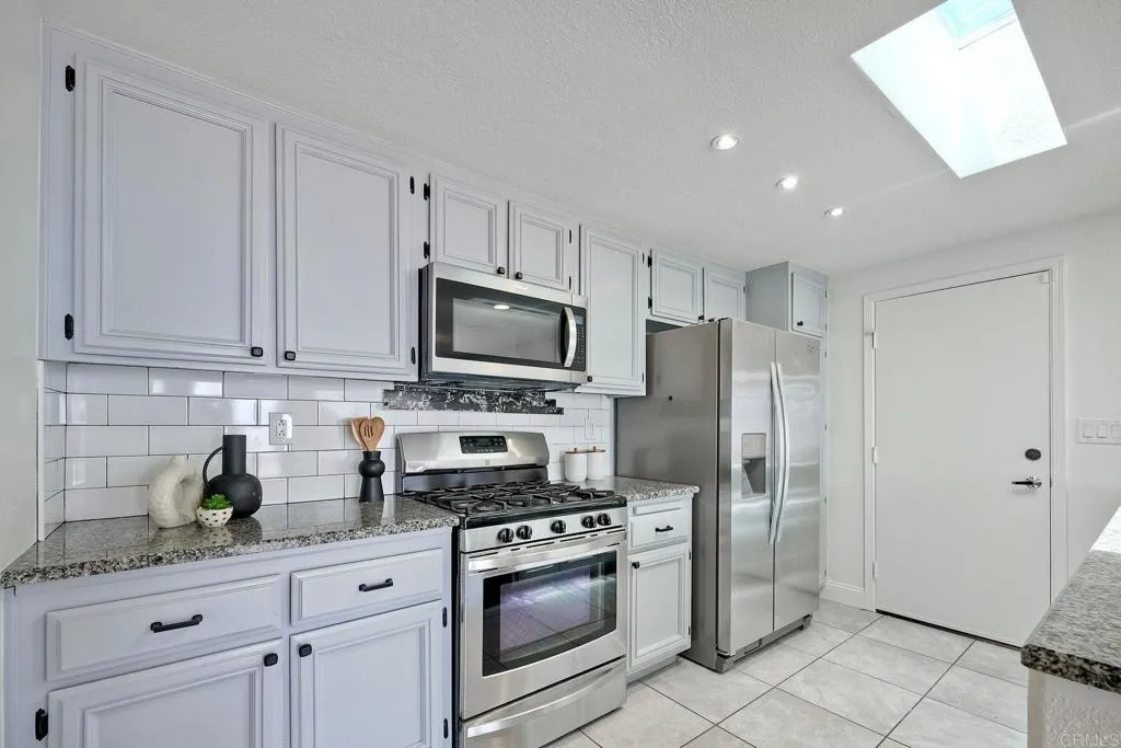 https://cdn.realtyfeed.com/cdn/127/306760150/ff4bd9922f052b8729febe83ffc498c5.webp