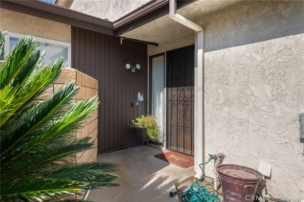 2112 Hawthorne Court, San Bernardino, CA 92404 - Photo 3 of 43, San Bernardino, CA