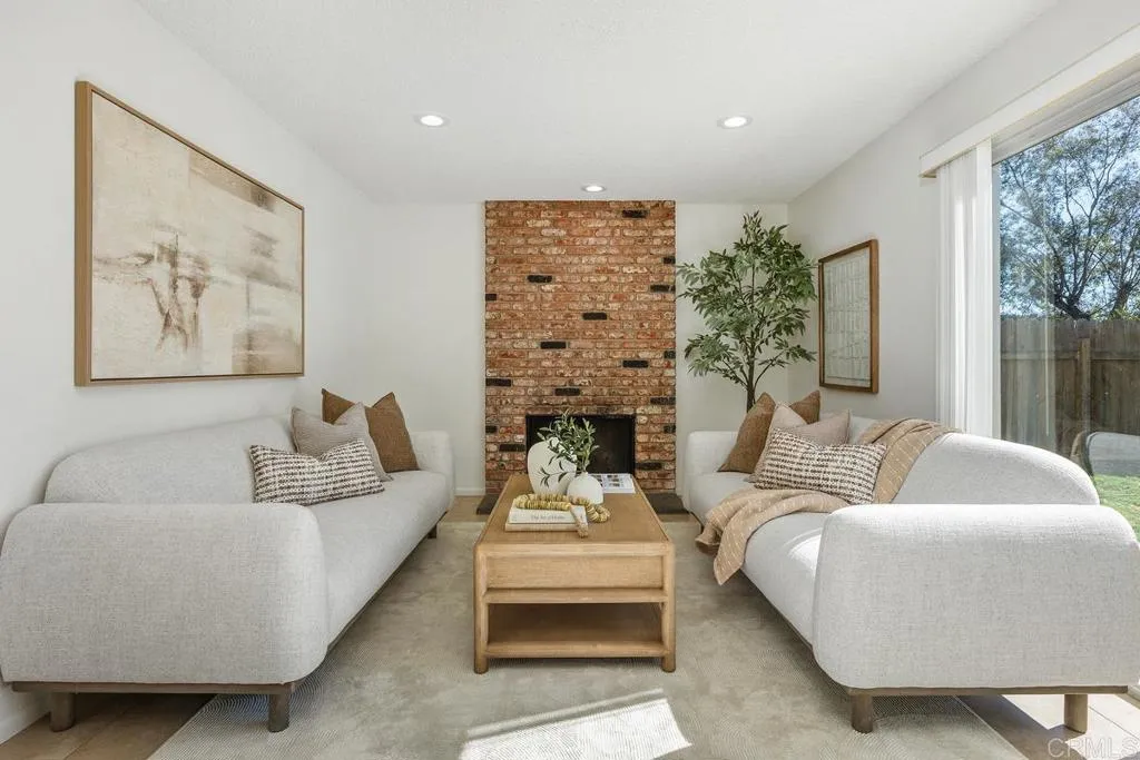 https://cdn.realtyfeed.com/cdn/127/306760181/8383ab174f2e644af197d474fc65c9d6.webp
