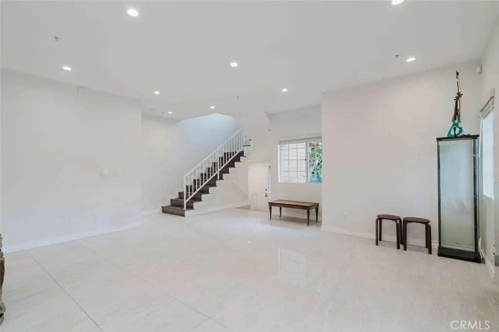 1245 Grandview Avenue Unit 4, Glendale, CA 91201 - Photo 4 of 32, Glendale, CA