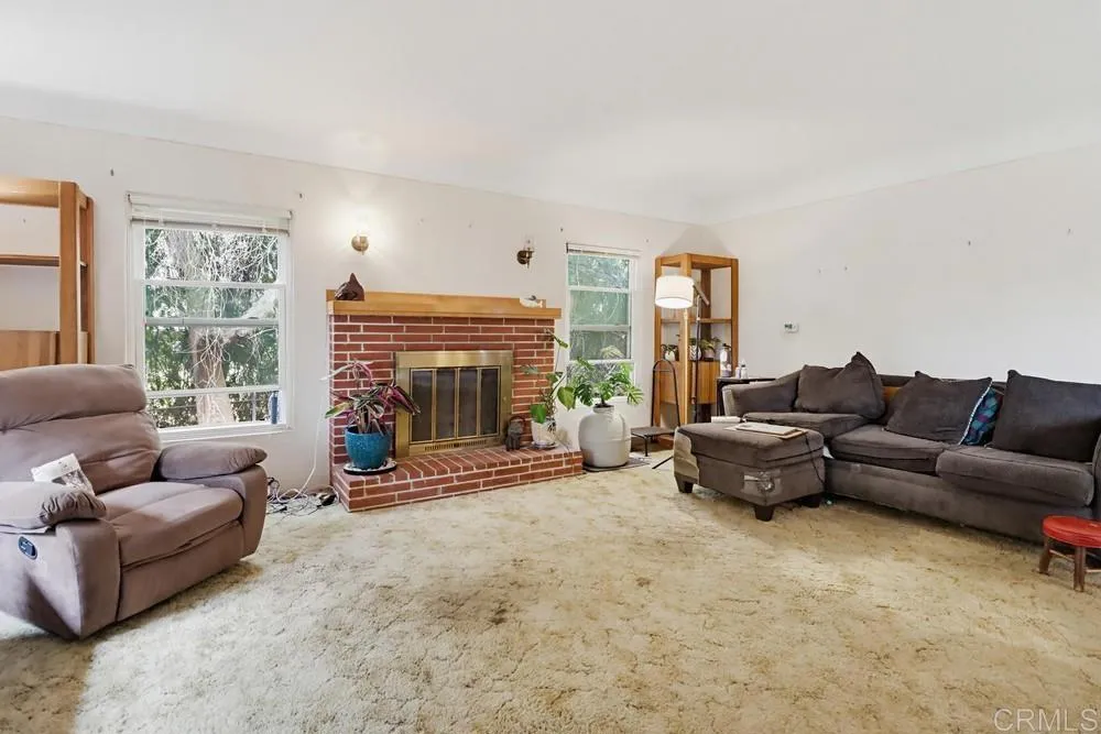 https://cdn.realtyfeed.com/cdn/127/306760240/697991fd4bf8705346a347b34fea76b4.webp