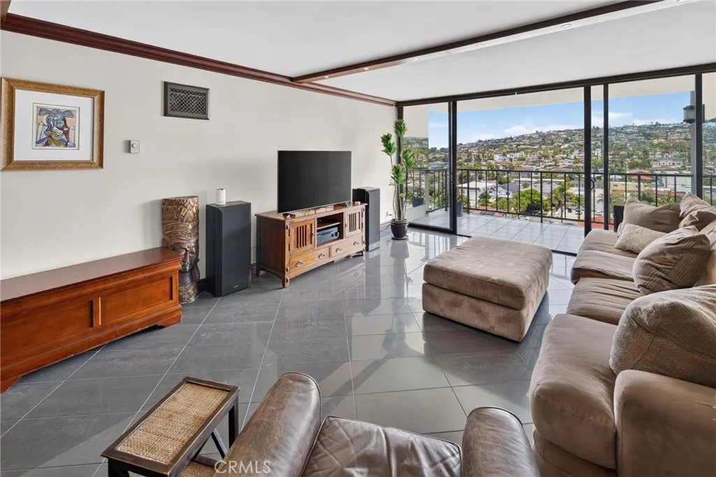 Photo #12: TR26144105 Listing: Photo #12