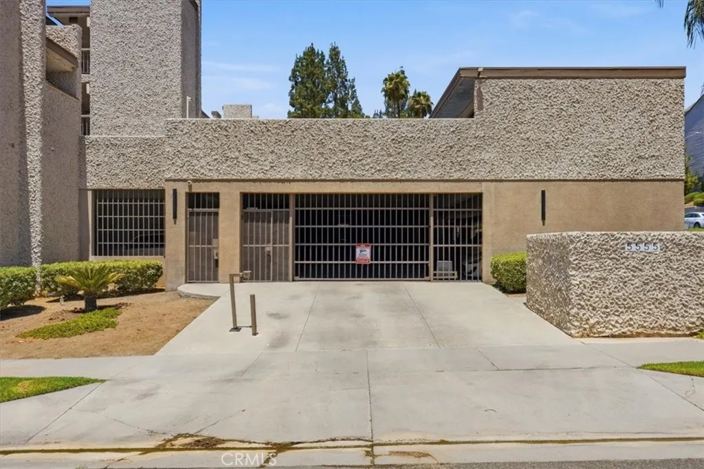 5555 Canyon Crest Unit F2, Riverside, CA 92507 - Photo 2 of 29, Riverside, CA