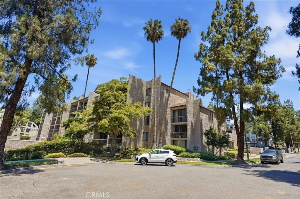 5555 Canyon Crest Unit F2, Riverside, CA 92507 - Photo 4 of 29, Riverside, CA