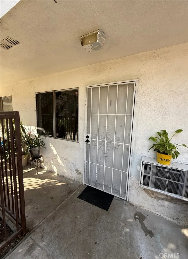 13040 Dronfield Ave Unit 1, Sylmar, CA 91342 - Main photo, Sylmar, CA