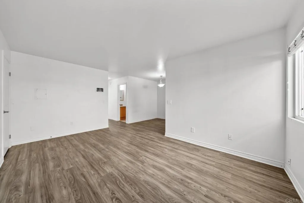 https://cdn.realtyfeed.com/cdn/127/306760304/8dae61b0a0de7e55a10bef819a8a5d3d.webp