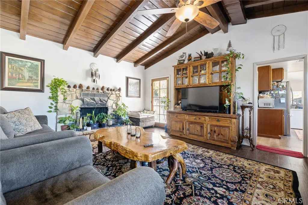 30325 N Brandywine Canyon, Canyon Country, CA 91351 - Photo 5 of 38, Canyon Country, CA
