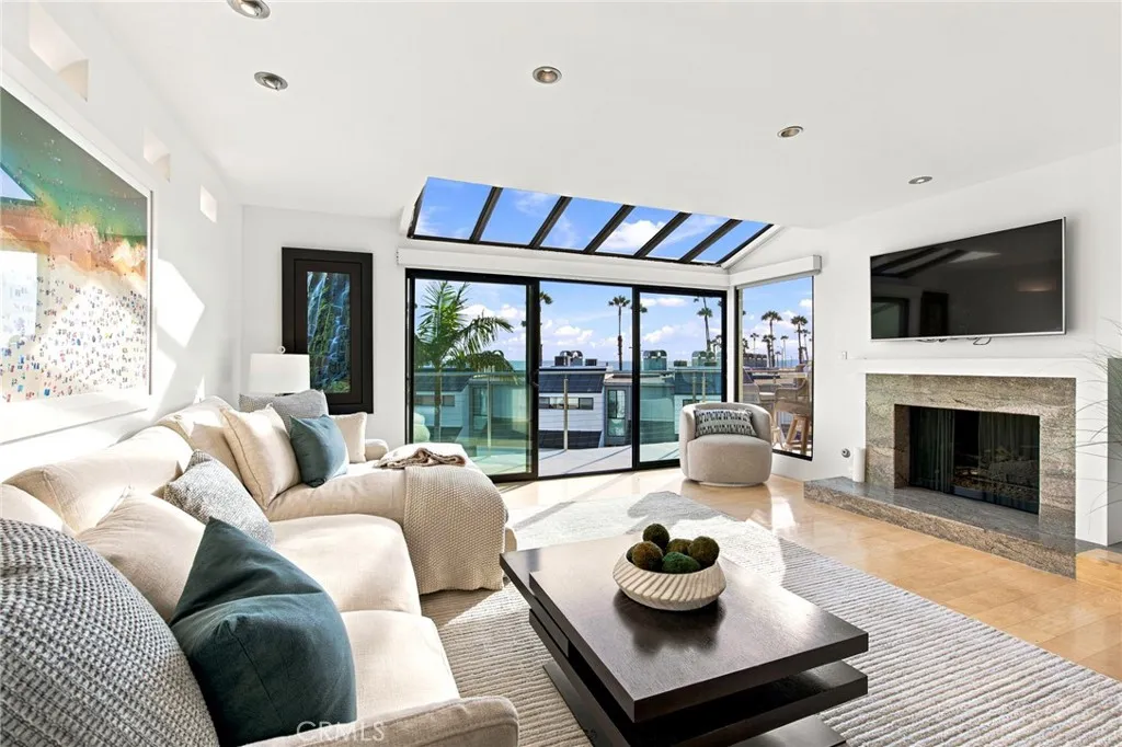 28 Sea Colony Drive, Santa Monica, CA 90405 - Main photo, Santa Monica, CA