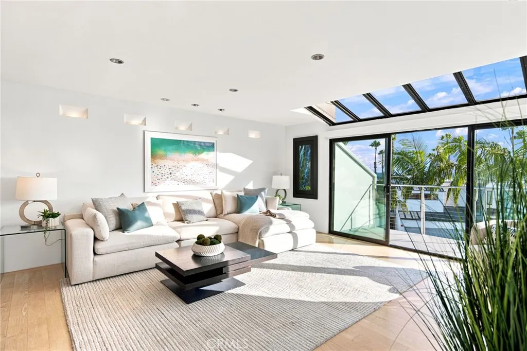 28 Sea Colony Drive, Santa Monica, CA 90405 - Photo 2 of 36, Santa Monica, CA