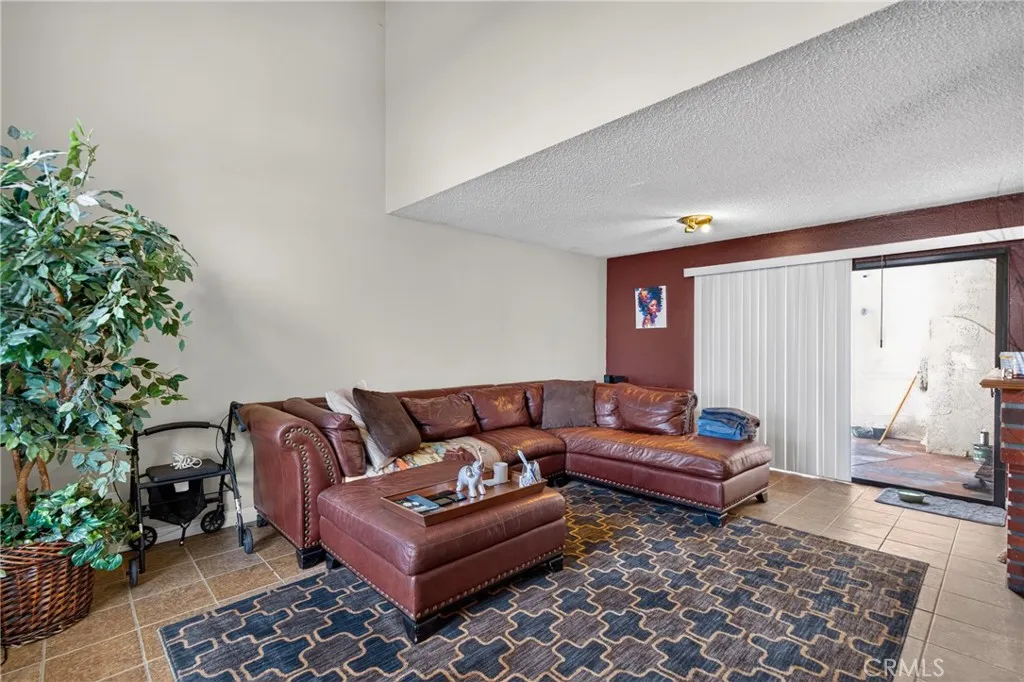 1974 E Lynwood Drive Unit 10e, San Bernardino, CA 92404 - Photo 5 of 35, San Bernardino, CA