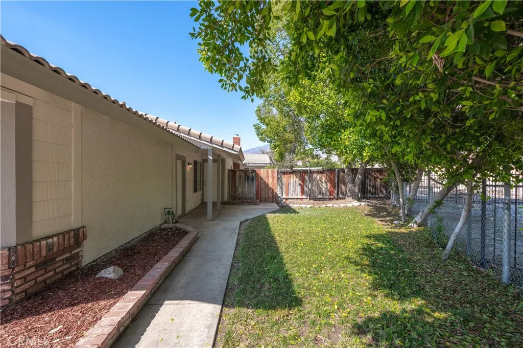 27394 Rustic Lane, Highland, CA 92346 - Photo 4 of 32, Highland, CA