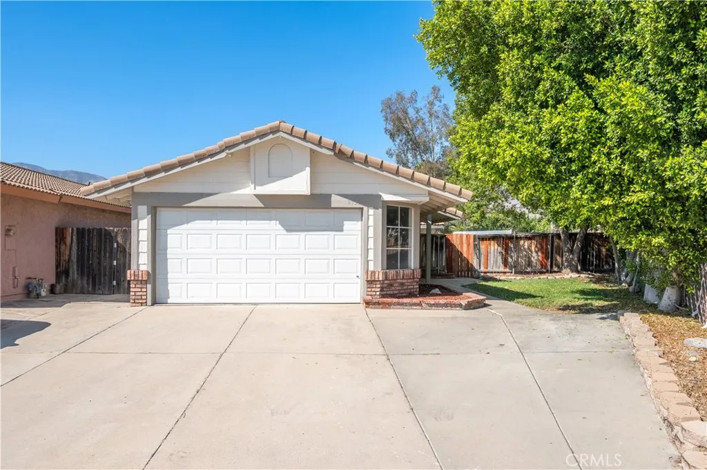 27394 Rustic Lane, Highland, CA 92346 - Main photo, Highland, CA