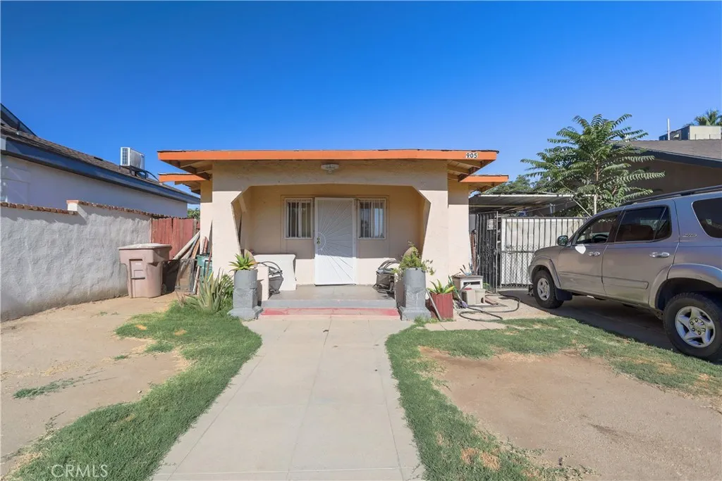 905 Q Street, Bakersfield, CA 93304 - Main photo, Bakersfield, CA