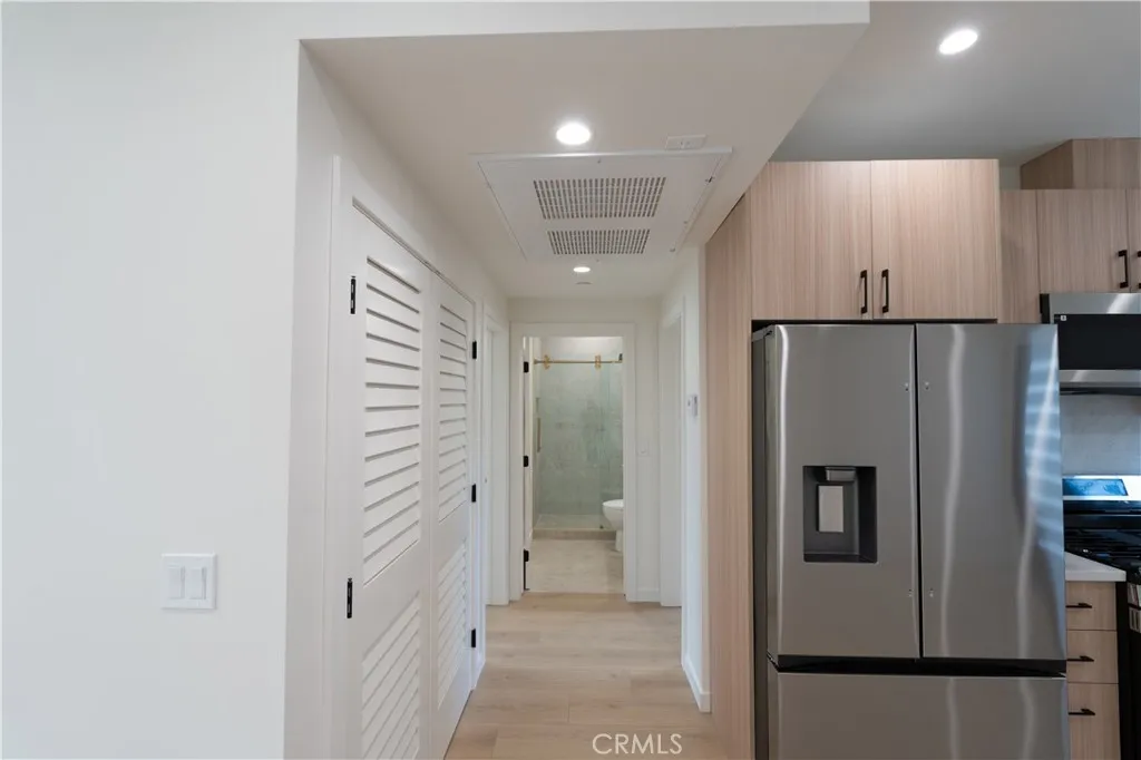 13500 Bessemer Street, Van Nuys, CA 91401 - Photo 5 of 18, Van Nuys, CA