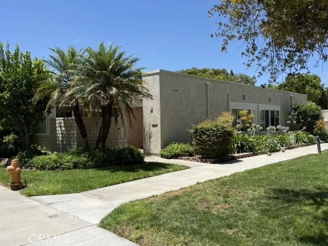 2246 Via Mariposa E Unit B