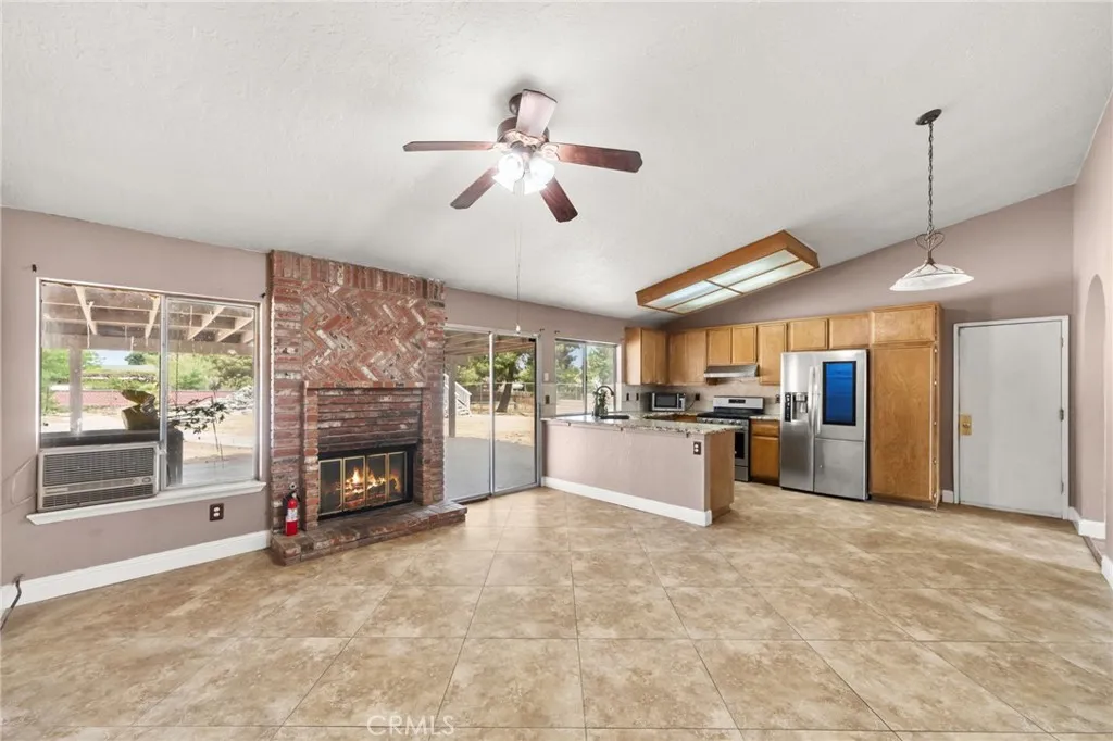 11462 Brackenfern Court, Victorville, CA 92392 - Photo 4 of 22, Victorville, CA