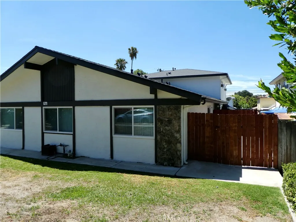966 W Pine Street, Upland, CA 91786 - Photo 2 of 23, Upland, CA