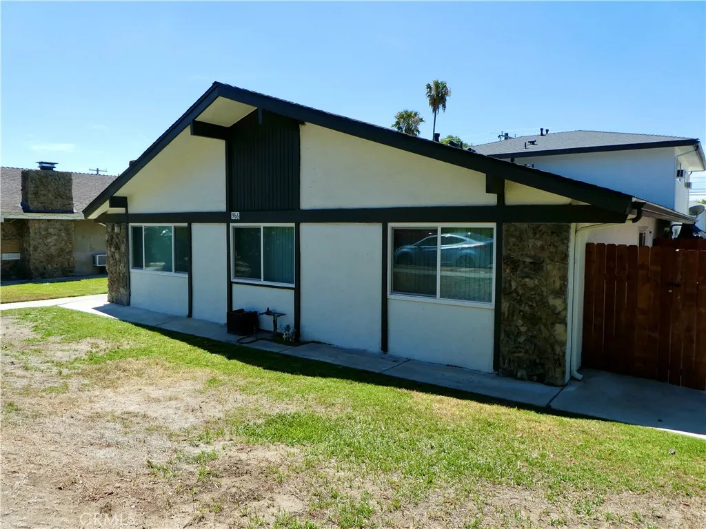 966 W Pine Street, Upland, CA 91786 - Photo 3 of 23, Upland, CA