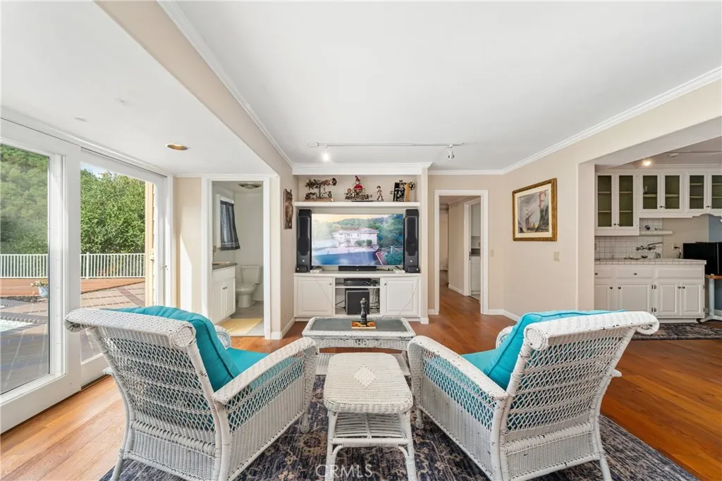 https://cdn.realtyfeed.com/cdn/127/306760448/6d9e7b7be21a604dd61d704b920ad179.webp