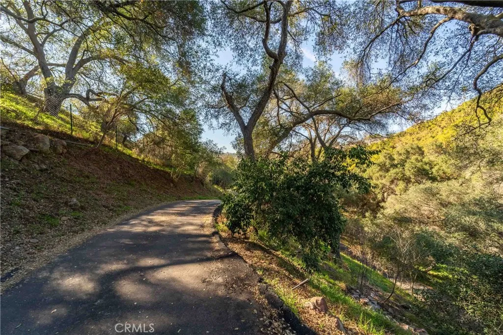 https://cdn.realtyfeed.com/cdn/127/306760448/bcbbdbc5430bdec56ff8178aa2beb7a4.webp